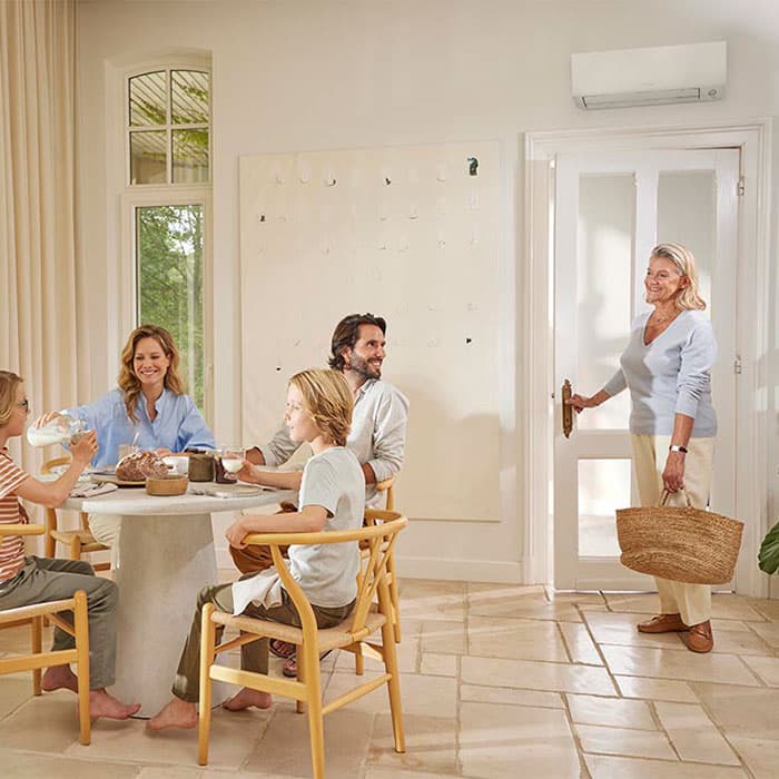 Инверторен климатик Daikin FTXM35A/RXM35A PERFERA WiFi, 12000 BTU, Клас A+++ 15